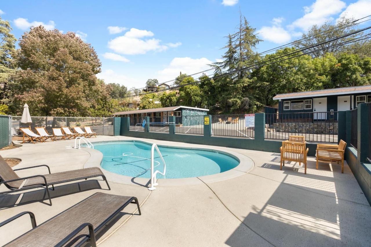 ת'רי ריברס The Belle Sequoia Motel Rm9 מראה חיצוני תמונה