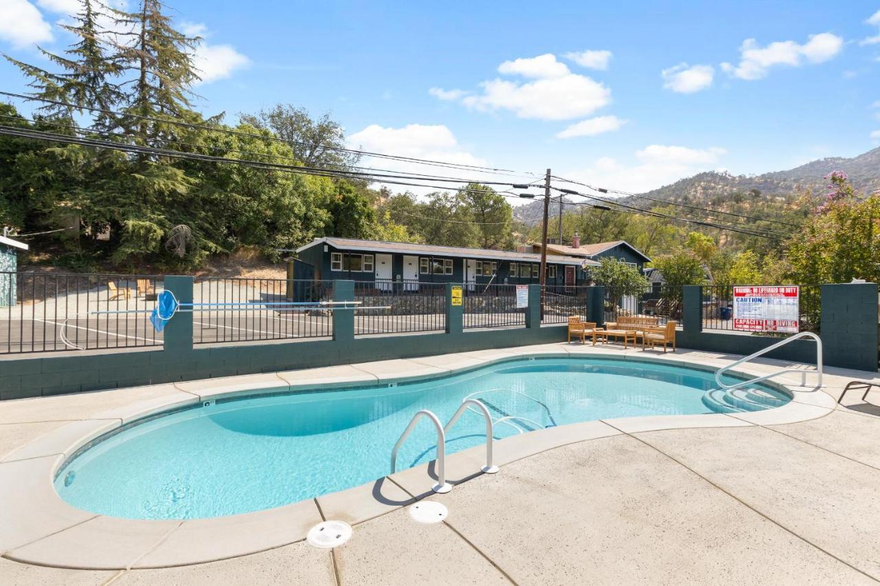 ת'רי ריברס The Belle Sequoia Motel Rm9 מראה חיצוני תמונה
