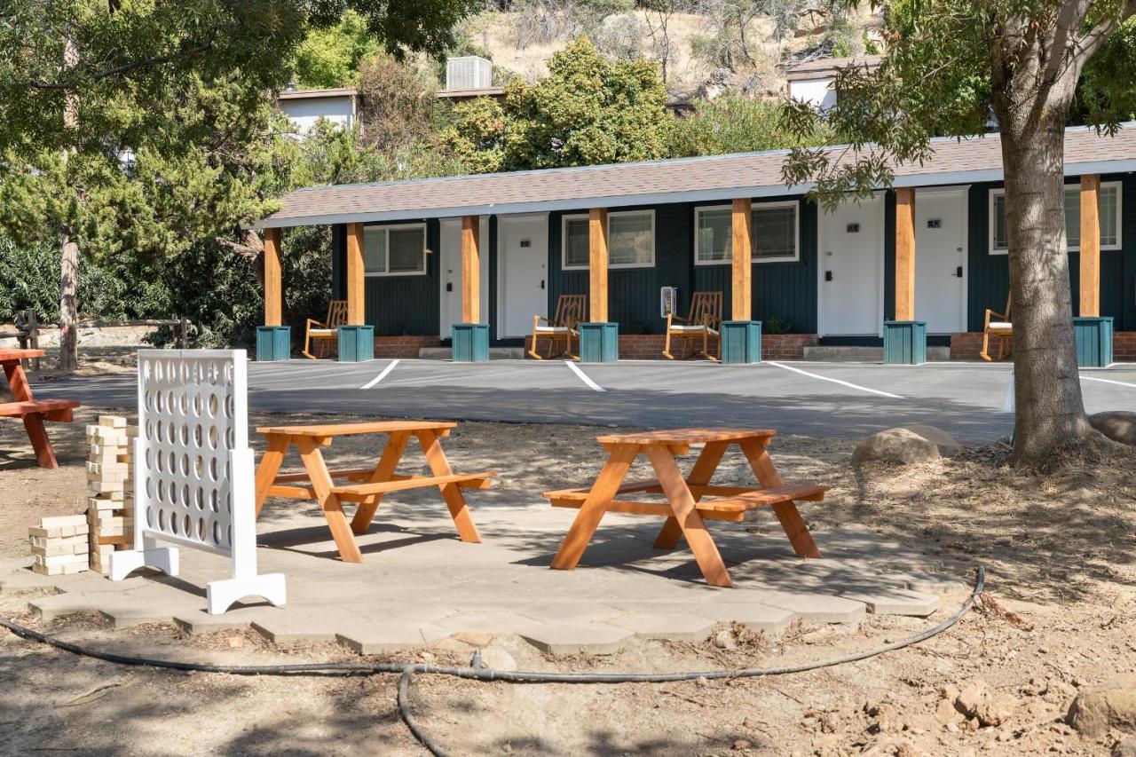 ת'רי ריברס The Belle Sequoia Motel Rm9 מראה חיצוני תמונה