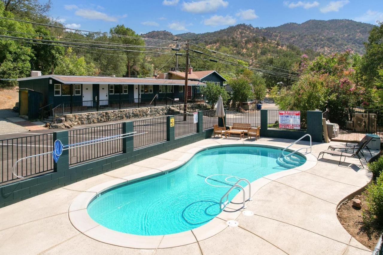 ת'רי ריברס The Belle Sequoia Motel Rm9 מראה חיצוני תמונה