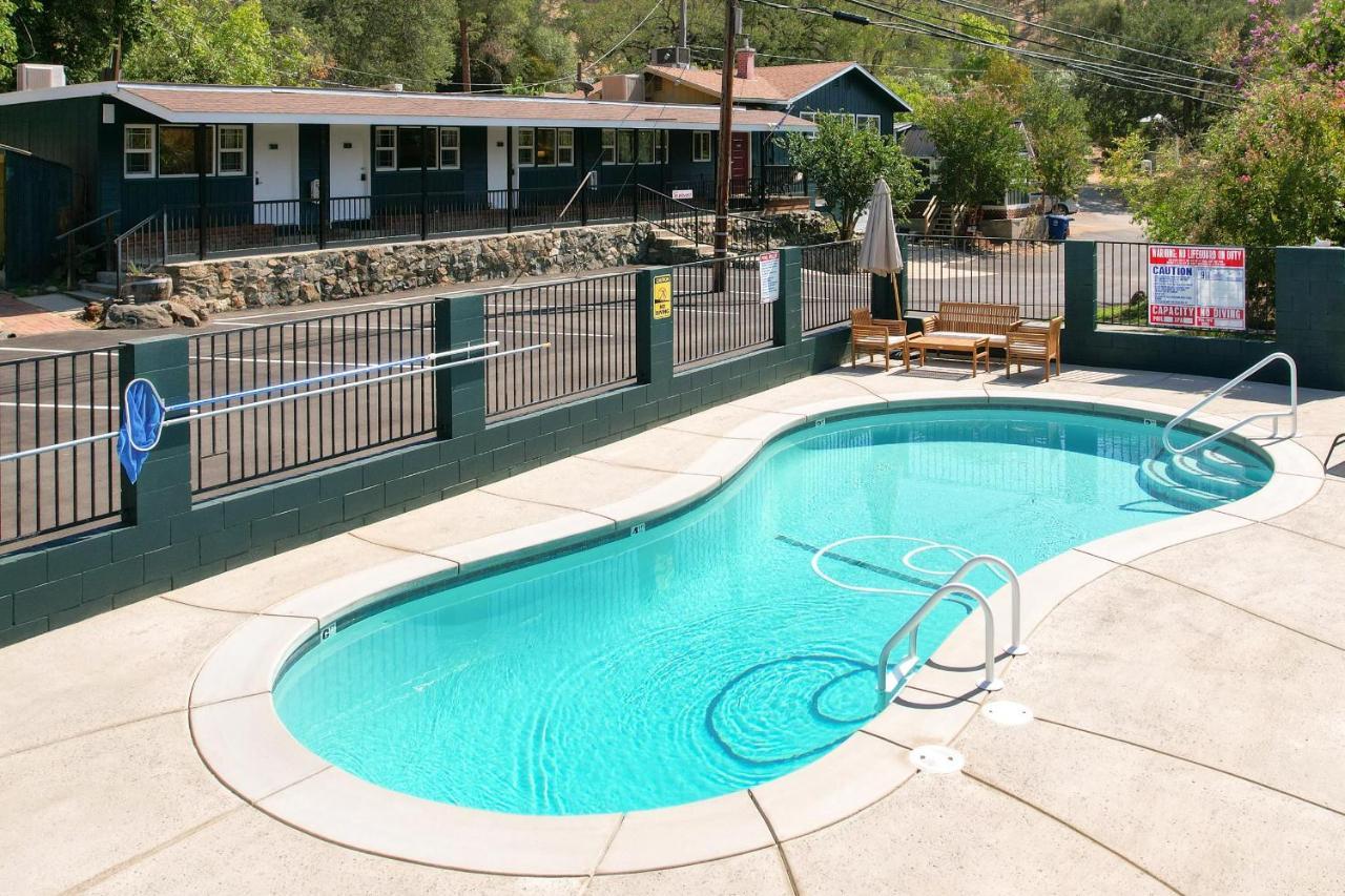 ת'רי ריברס The Belle Sequoia Motel Rm9 מראה חיצוני תמונה